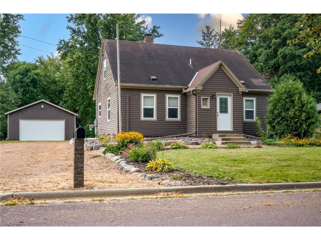 305 W Minnesota Street Le Center MN 56057 6594989 image1