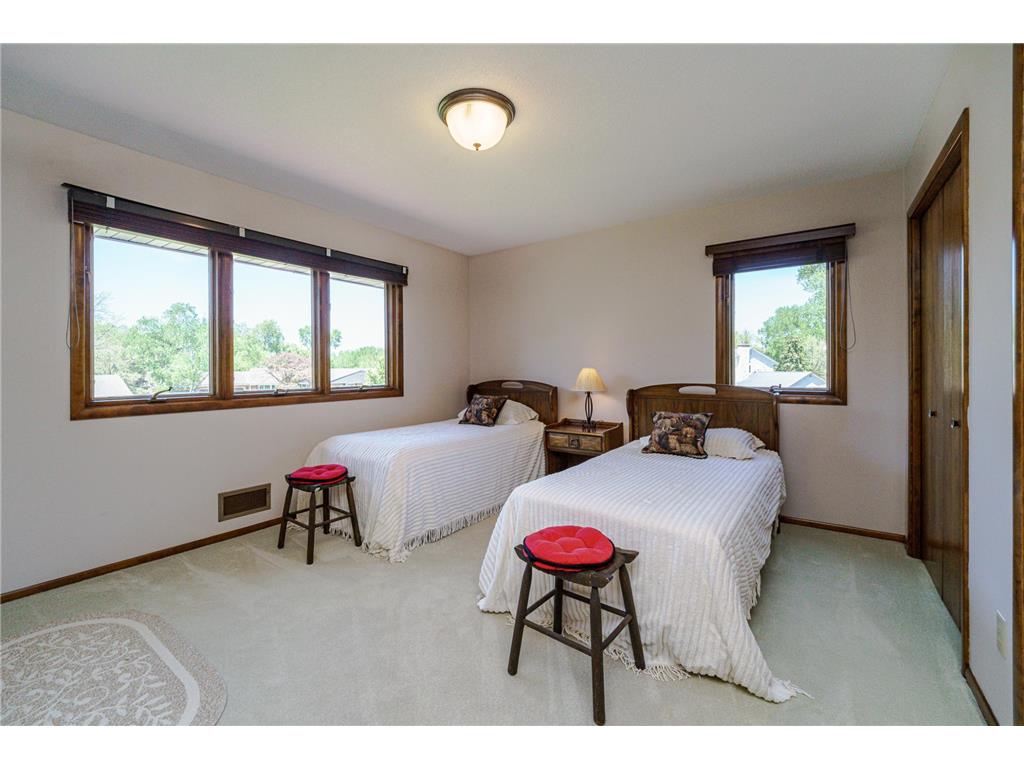 3052 Cherrywood Court Eagan MN 55121 7071448 image17