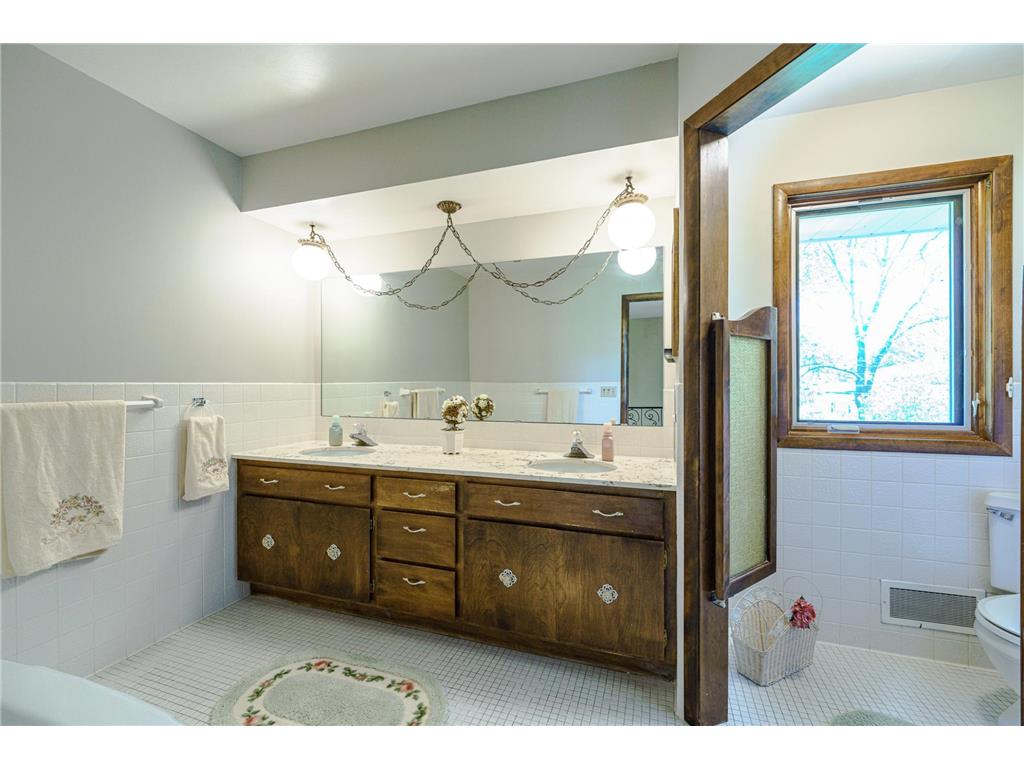 3052 Cherrywood Court Eagan MN 55121 7071448 image20