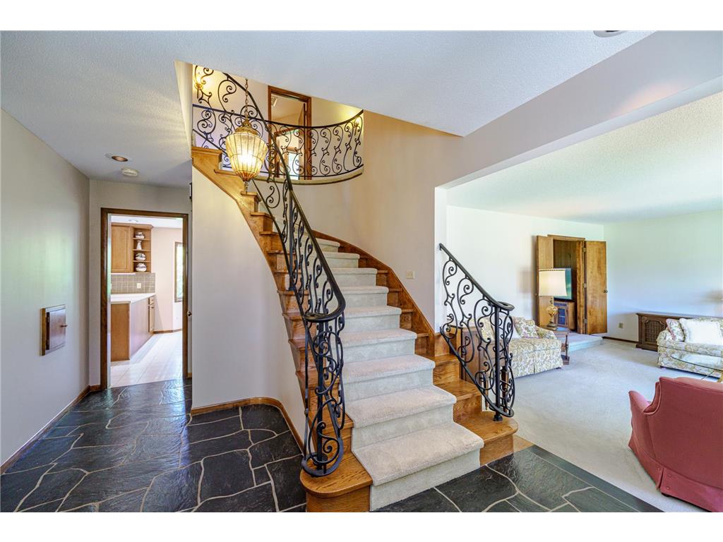 3052 Cherrywood Court Eagan MN 55121 7071448 image3