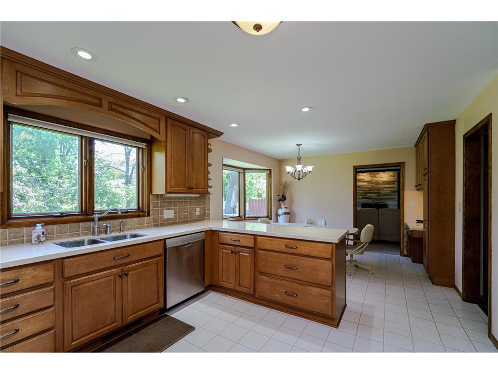 3052 Cherrywood Court Eagan MN 55121 7071448 image8