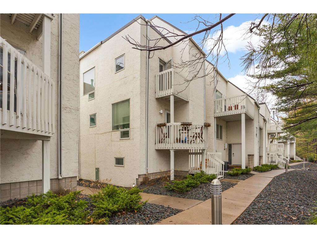 3054 Lake Shore Drive #B Minneapolis MN 55416 6652978 image1