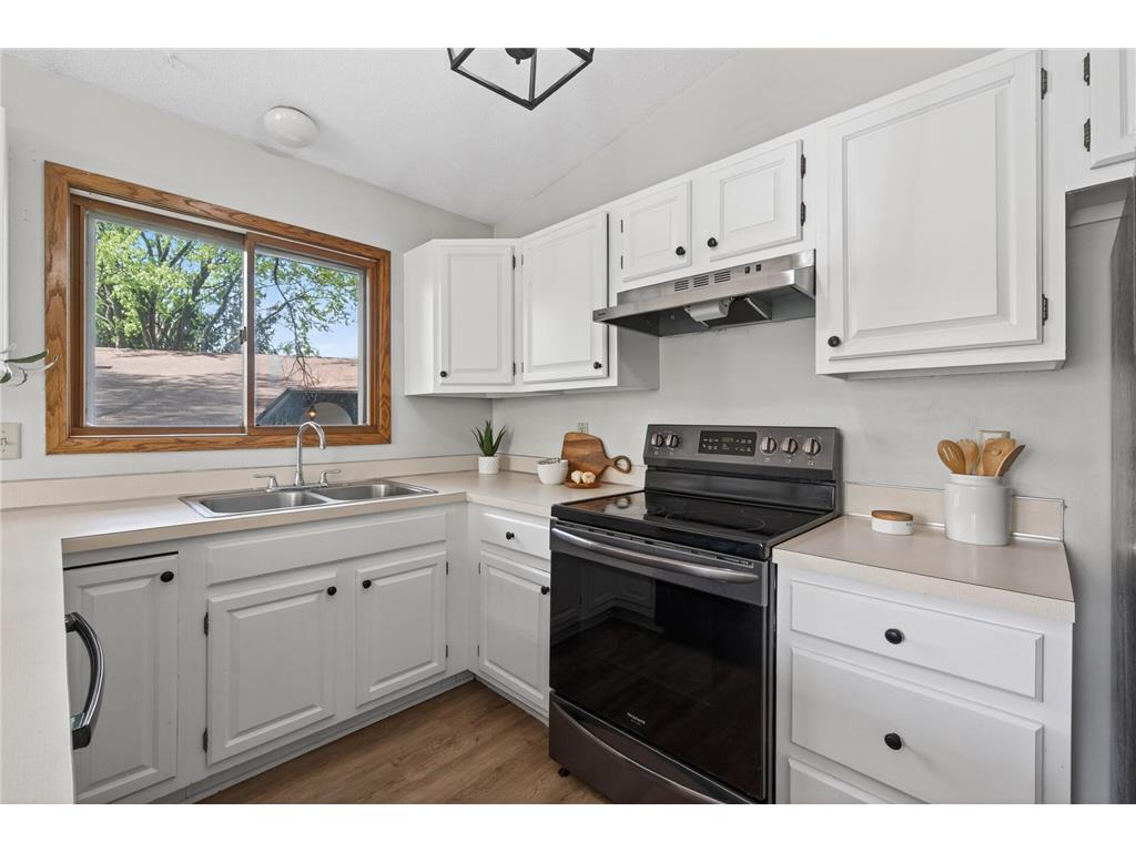3054 Wilder Street N Roseville MN 55113 7071577 image14