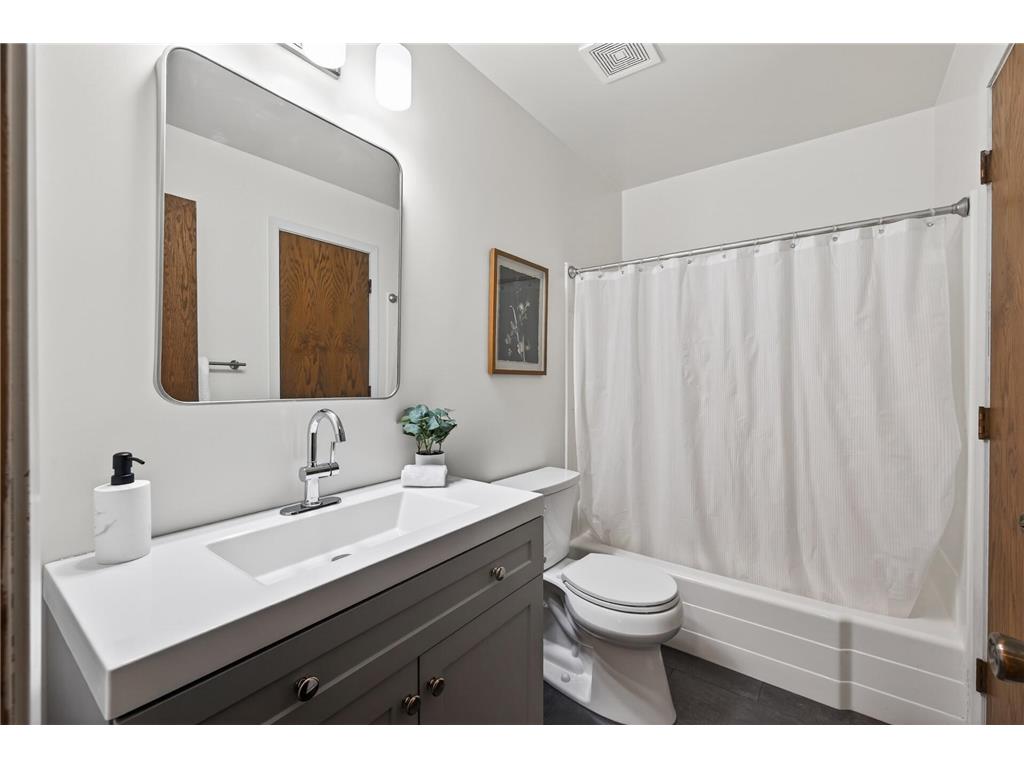 3054 Wilder Street N Roseville MN 55113 7071577 image21