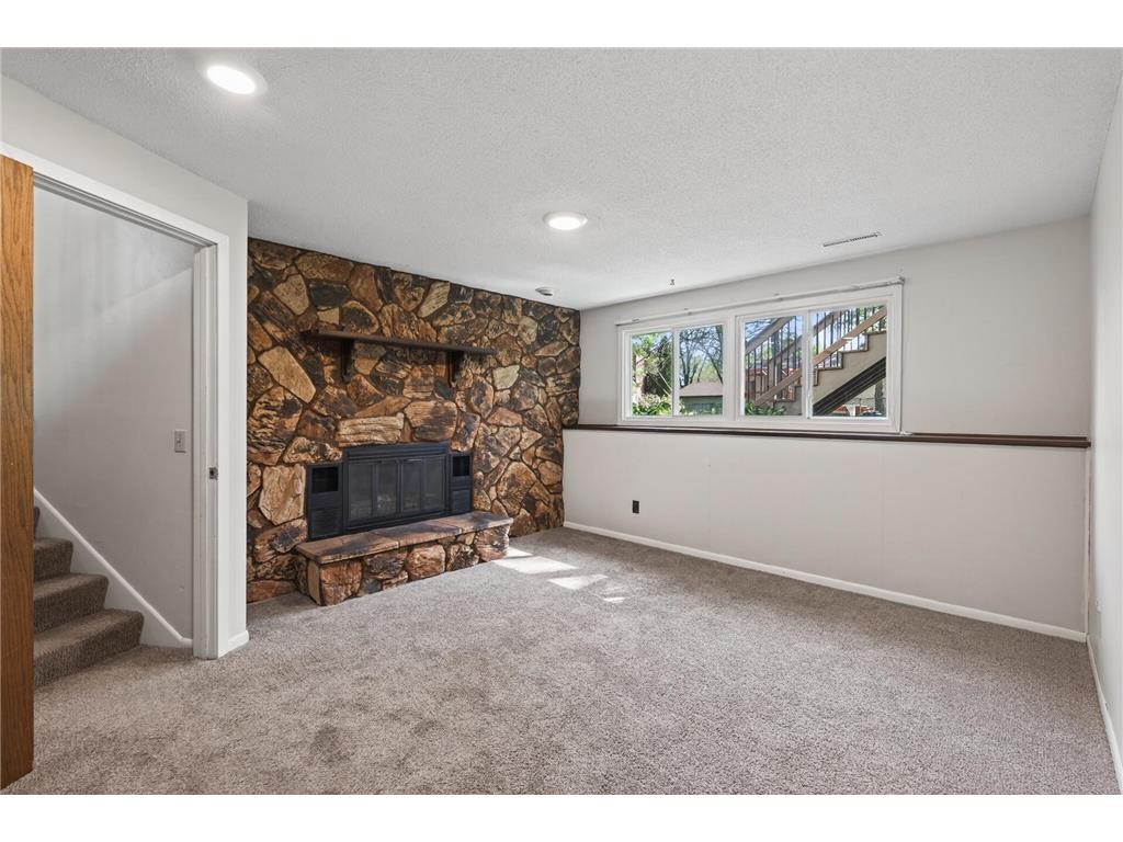 3054 Wilder Street N Roseville MN 55113 7071577 image26
