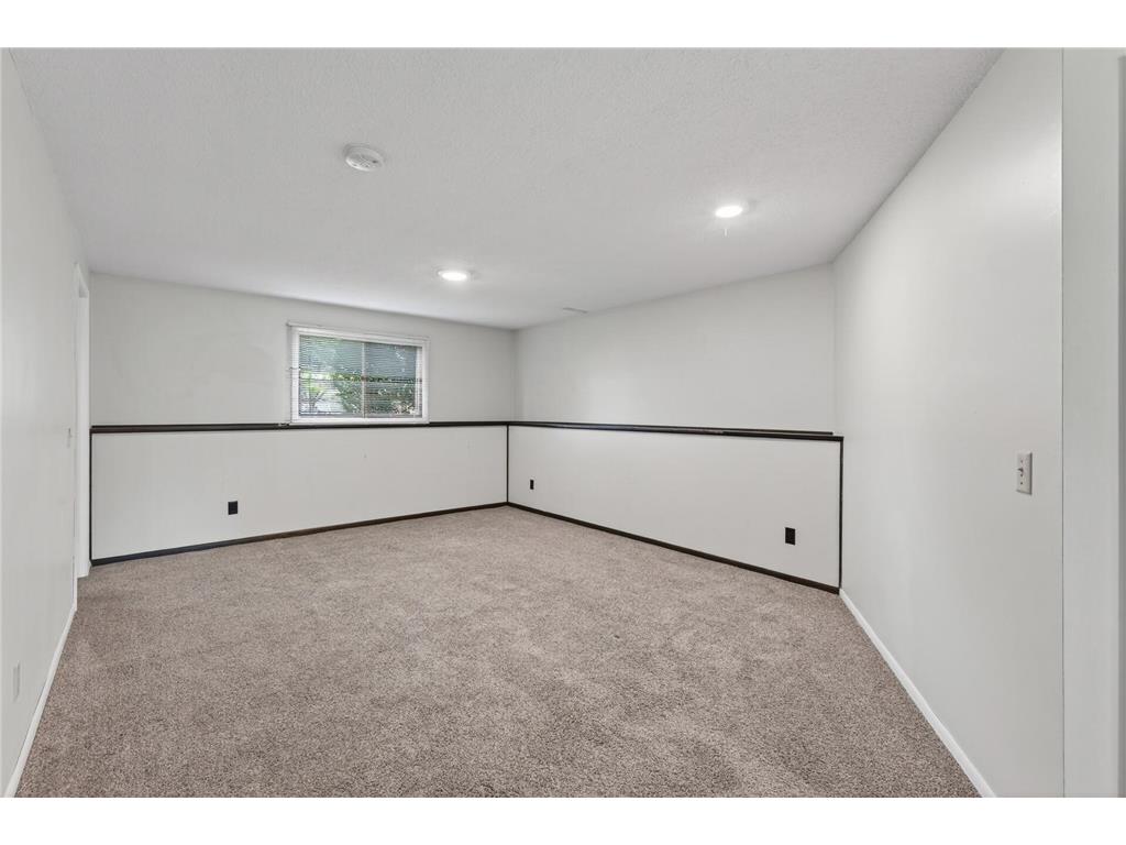 3054 Wilder Street N Roseville MN 55113 7071577 image29