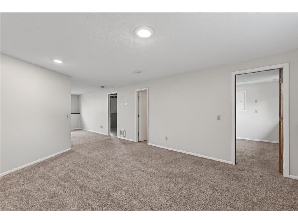 3054 Wilder Street N Roseville MN 55113 7071577 image31