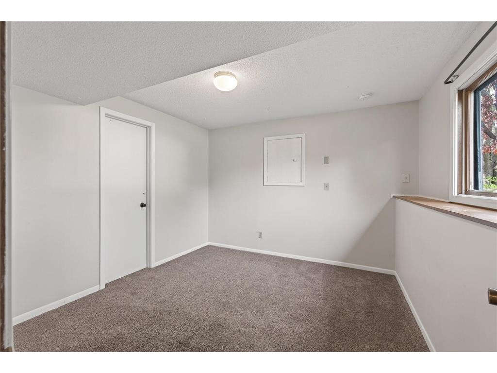 3054 Wilder Street N Roseville MN 55113 7071577 image32