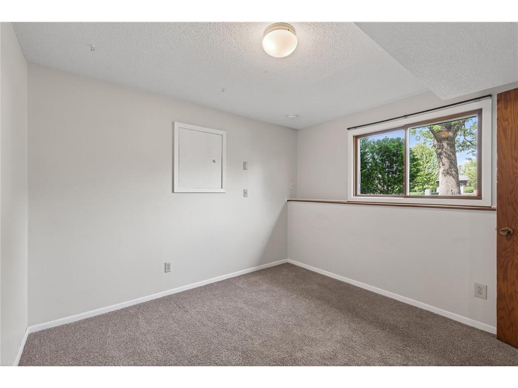 3054 Wilder Street N Roseville MN 55113 7071577 image33