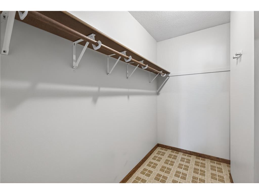 3054 Wilder Street N Roseville MN 55113 7071577 image36