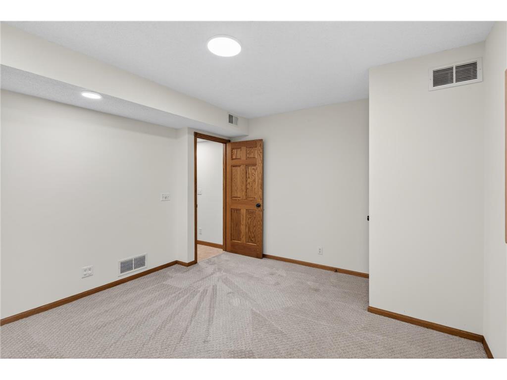 3057 Walter Street Maplewood MN 55109 7082415 image32