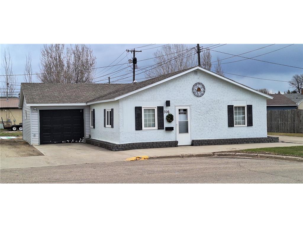 306 11th Street Walhalla ND 58282 7066957 image1