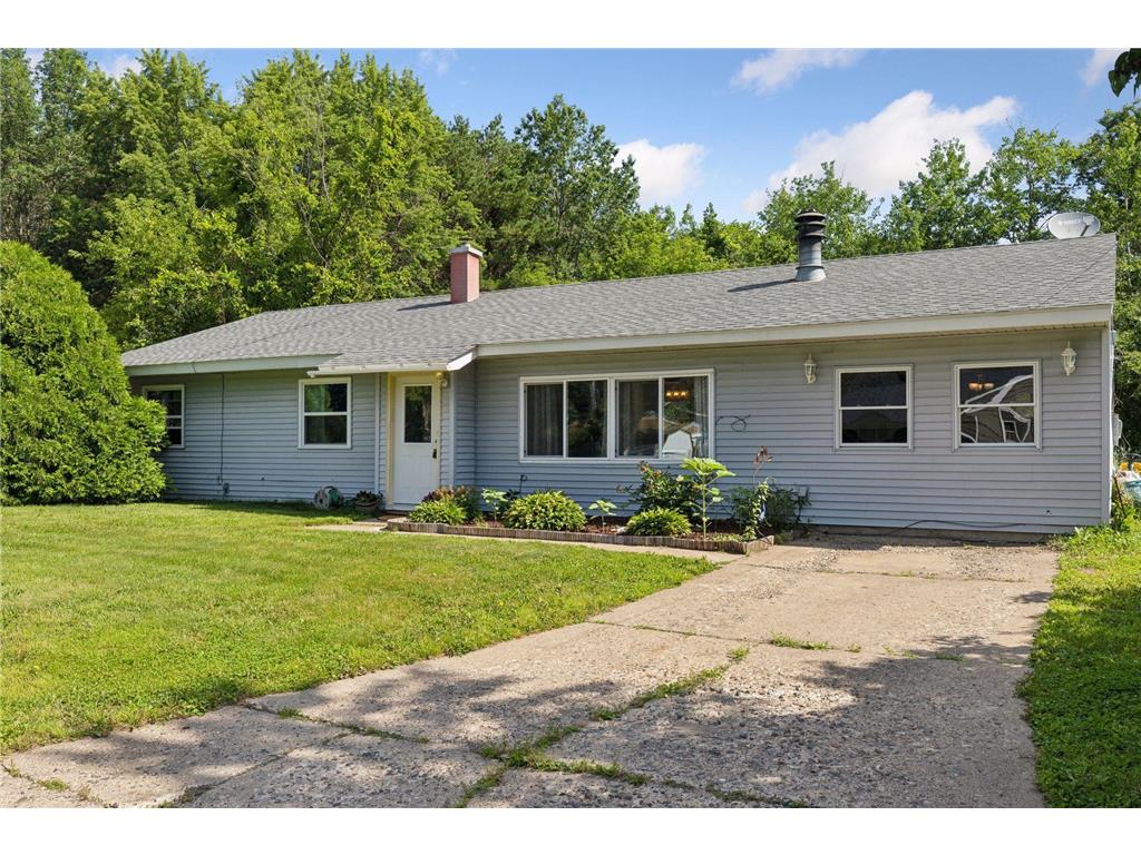 306 235th Street Farmington Twp WI 54020 6563470 image1