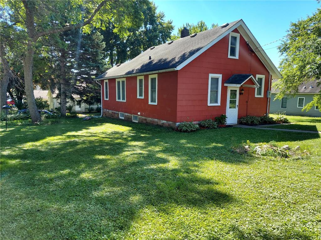 306 3rd Street SE Montgomery MN 56069 6743869 image1