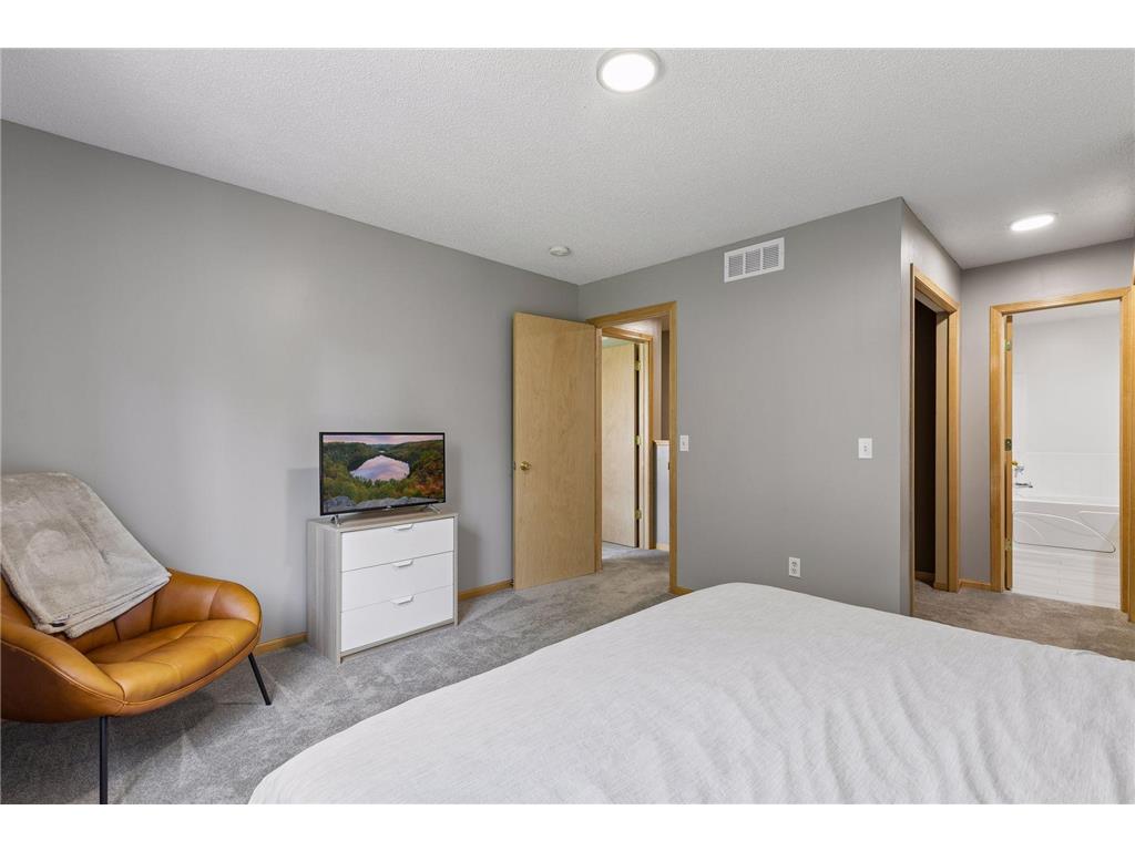306 Brickyard Drive Chaska MN 55318 7098408 image16