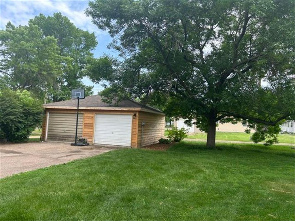 306 E 2nd Street Minneota MN 56264 7051465 image31