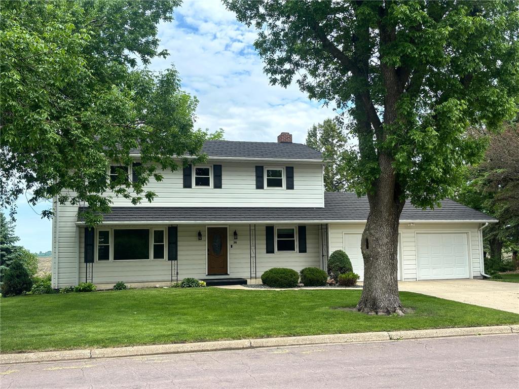 306 E 5th Street N Truman MN 56088 7080749 image1