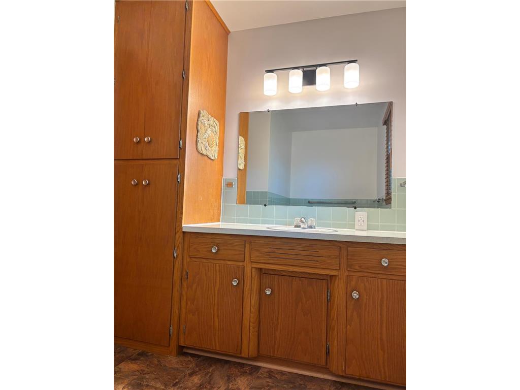 306 E 5th Street N Truman MN 56088 7080749 image37