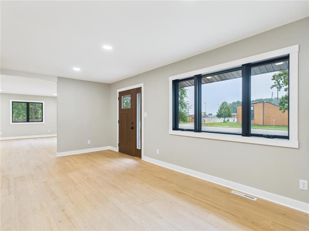 306 Elk Street NW Warroad MN 56763 6766140 image11