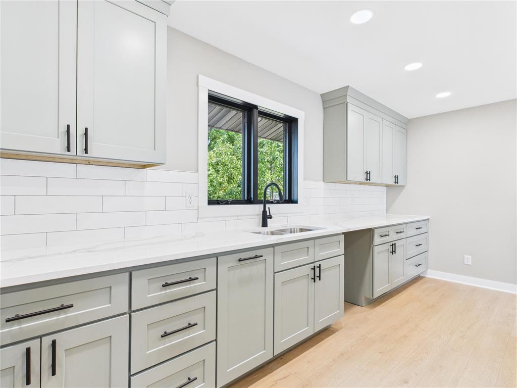 306 Elk Street NW Warroad MN 56763 6766140 image32