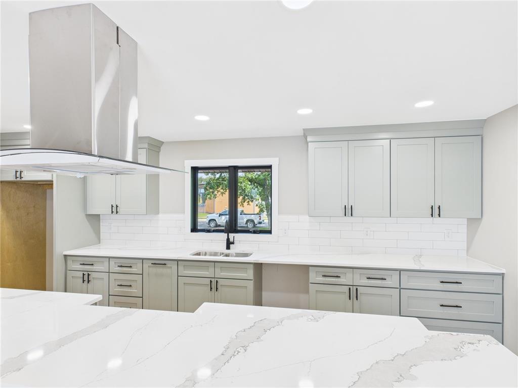 306 Elk Street NW Warroad MN 56763 6766140 image34