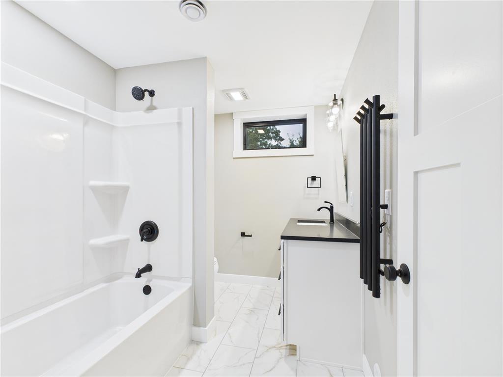 306 Elk Street NW Warroad MN 56763 6766140 image47