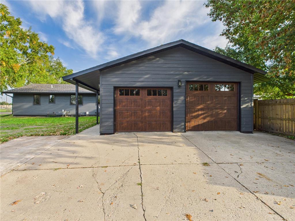 306 Elk Street NW Warroad MN 56763 6766140 image5