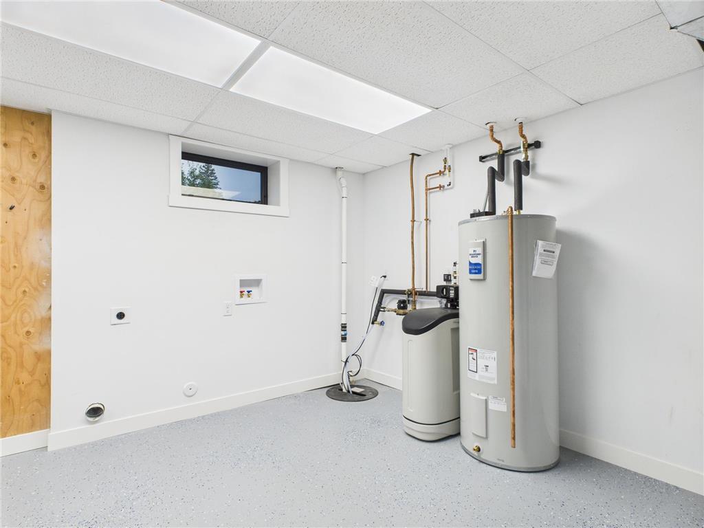 306 Elk Street NW Warroad MN 56763 6766140 image50