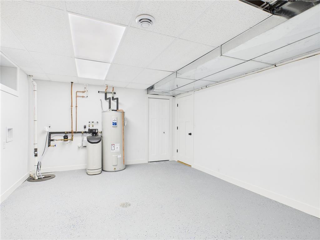 306 Elk Street NW Warroad MN 56763 6766140 image51