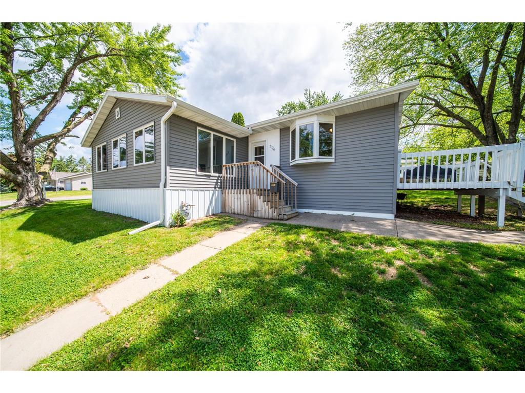 306 Hiawatha Drive E Wabasha MN 55981 6721352 image1