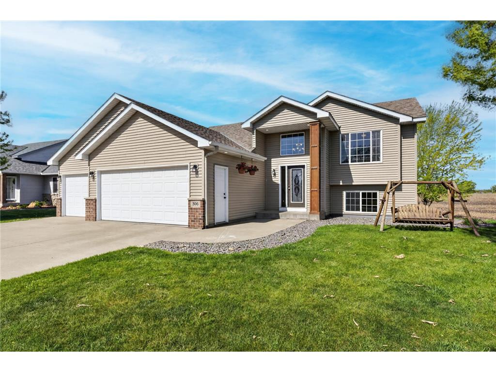 306 Kennedy Avenue NW New Prague MN 56071 7075345 image1