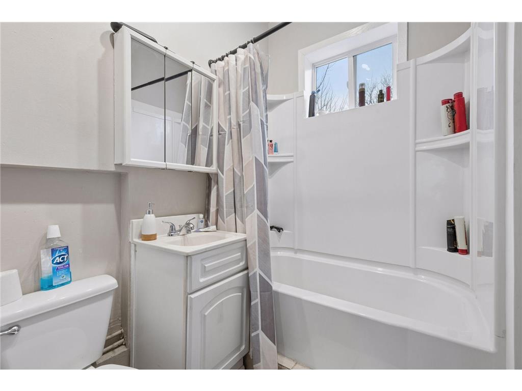 306 King Street W Saint Paul MN 55107 7036446 image32