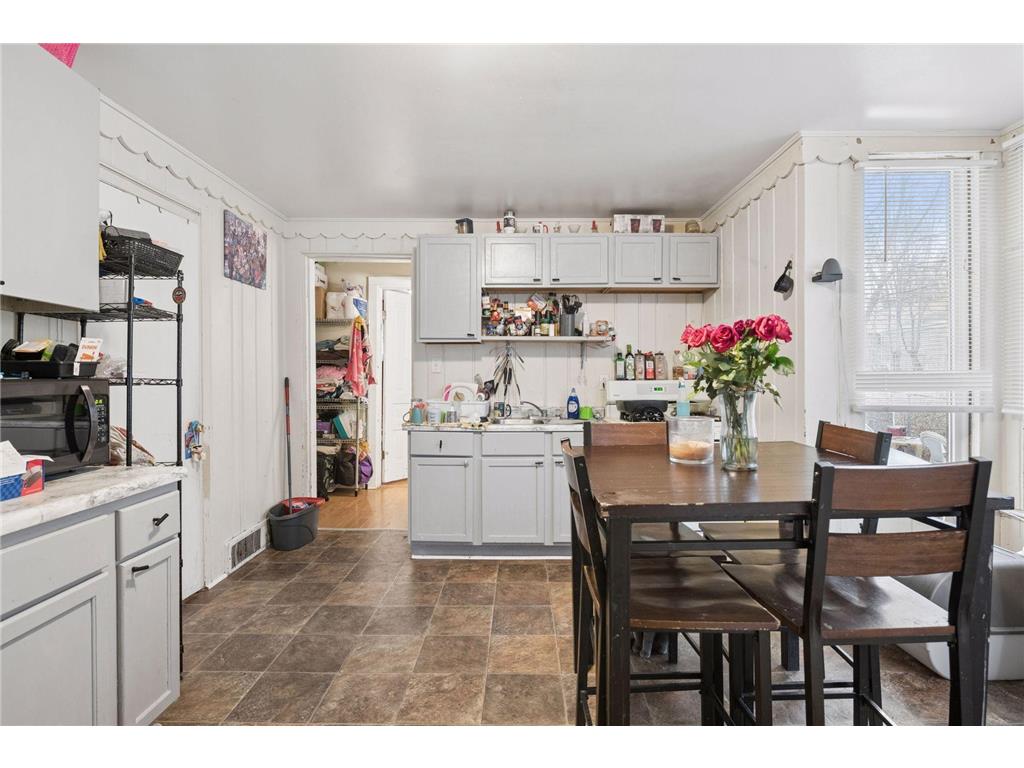 306 King Street W Saint Paul MN 55107 7036446 image8