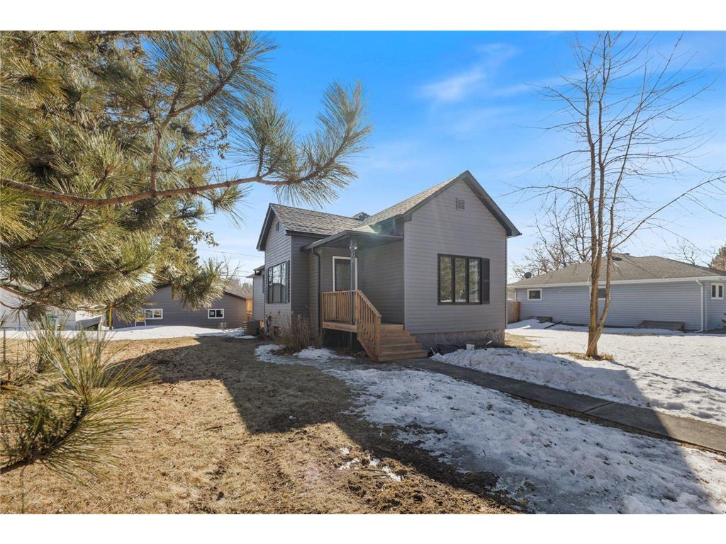 306 Mitchell Street Coleraine MN 55722 6682463 image1