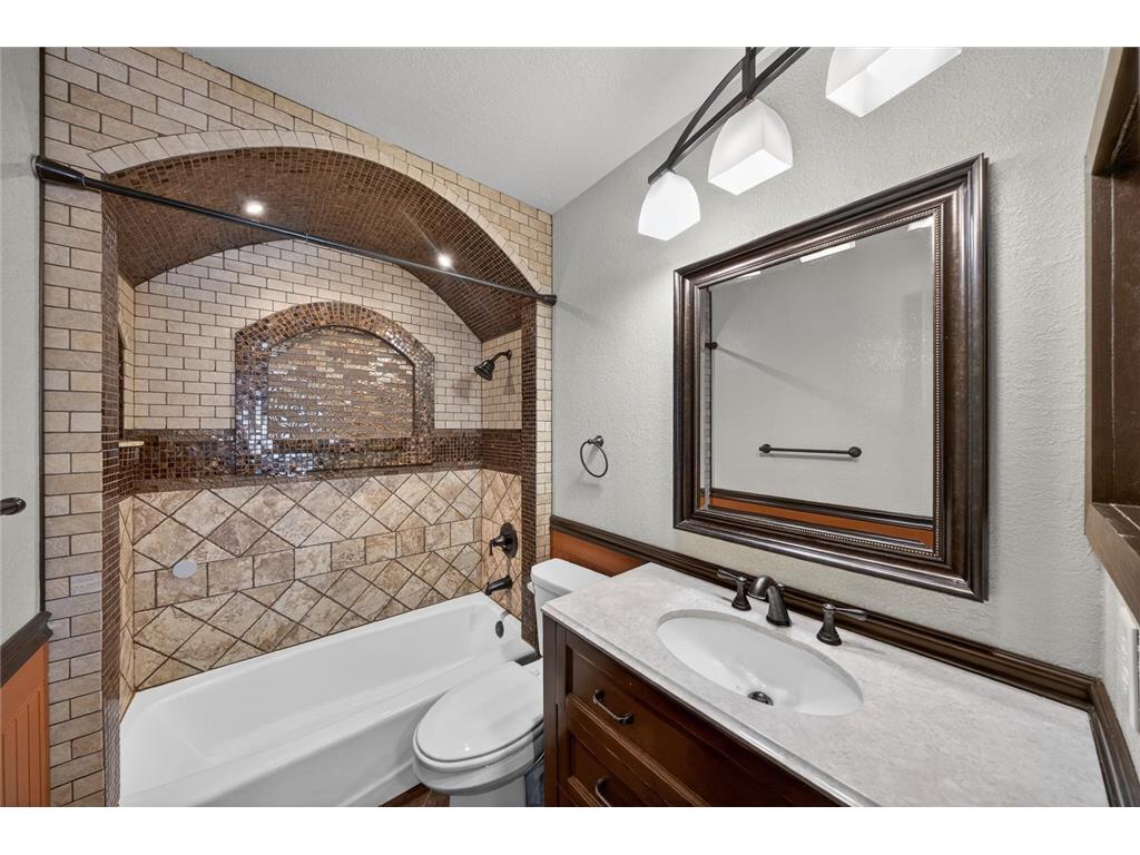 306 Parkview Curve Zumbrota MN 55992 7043601 image34
