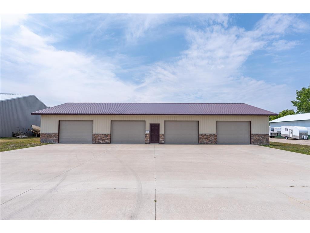 306 Redwood Street SW New London MN 56273 6400933 image1