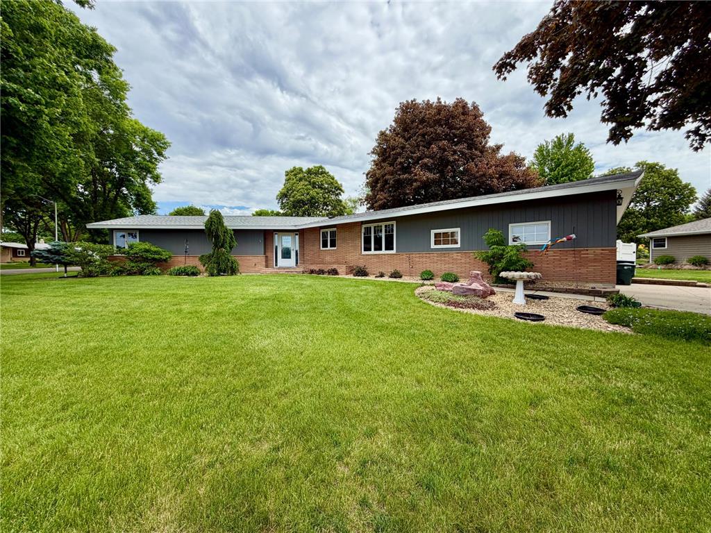306 S Fairview Drive Luverne MN 56156 7081898 image1