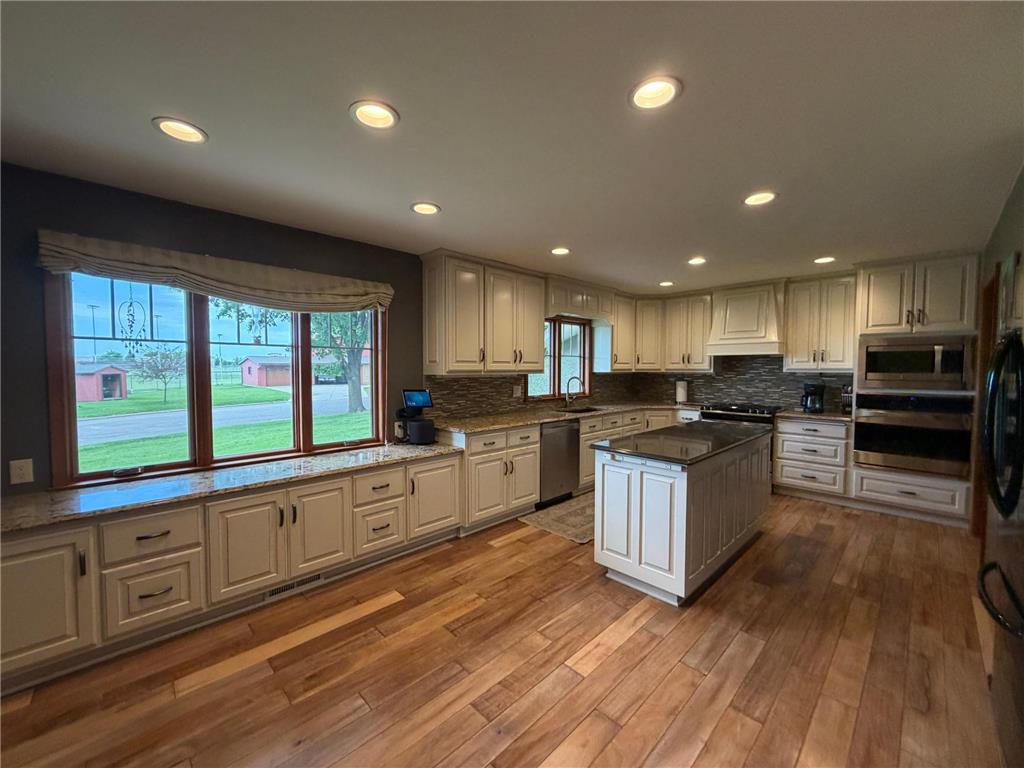 306 S Fairview Drive Luverne MN 56156 7081898 image2