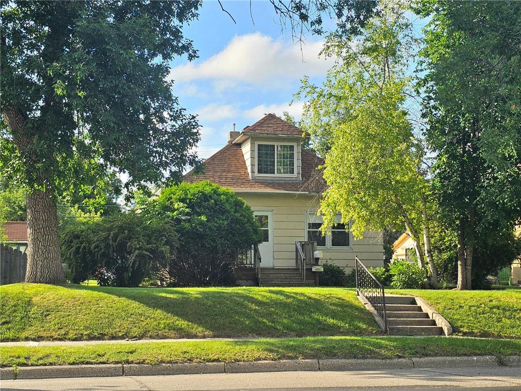 306 W 5th Street Morris MN 56267 6554252 image1