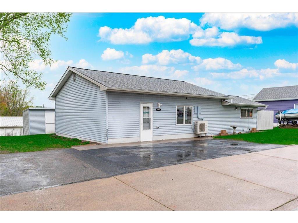 306 W Maple Street Roberts WI 54023 6529889 image1