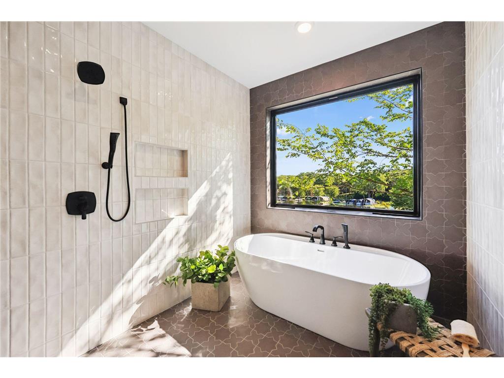 3061 Lake Shore Boulevard Minnetonka MN 55391 - Lake Minnetonka 6573116 image30