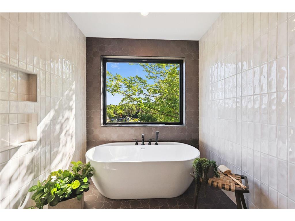 3061 Lake Shore Boulevard Minnetonka MN 55391 - Lake Minnetonka 6573116 image31