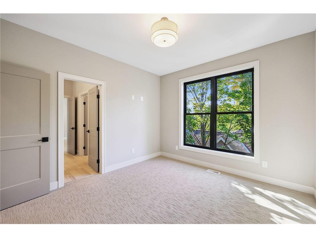 3061 Lake Shore Boulevard Minnetonka MN 55391 - Lake Minnetonka 6573116 image37