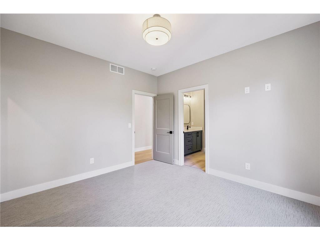 3061 Lake Shore Boulevard Minnetonka MN 55391 - Lake Minnetonka 6573116 image38