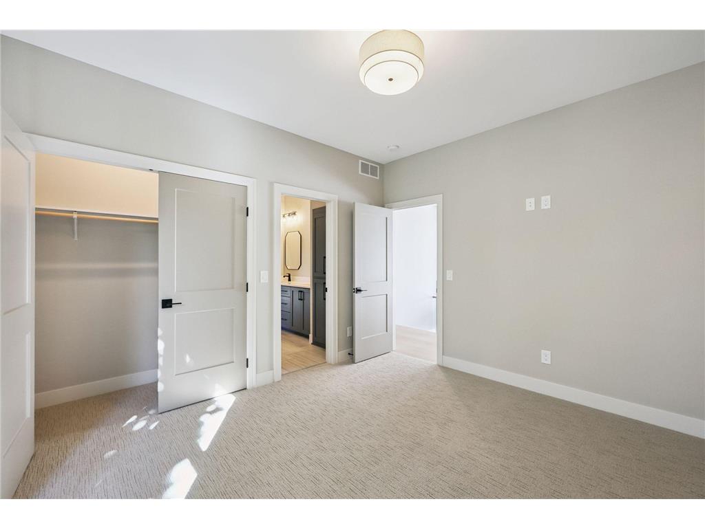 3061 Lake Shore Boulevard Minnetonka MN 55391 - Lake Minnetonka 6573116 image41