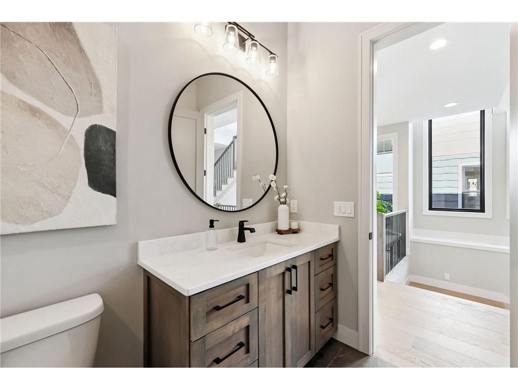 3061 Lake Shore Boulevard Minnetonka MN 55391 - Lake Minnetonka 6573116 image48