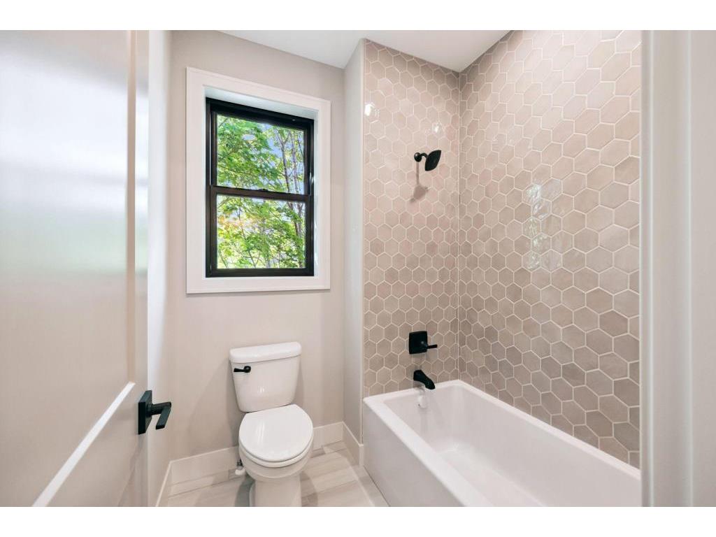 3061 Lake Shore Boulevard Minnetonka MN 55391 - Lake Minnetonka 7097286 image41