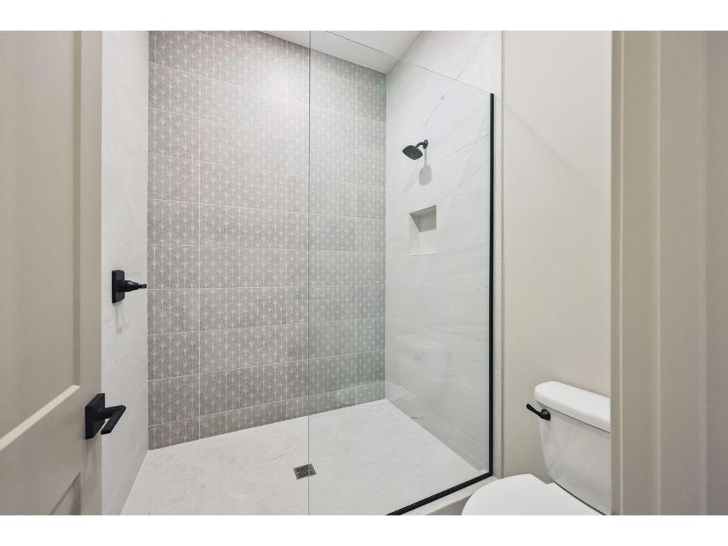 3061 Lake Shore Boulevard Minnetonka MN 55391 - Lake Minnetonka 7097286 image61