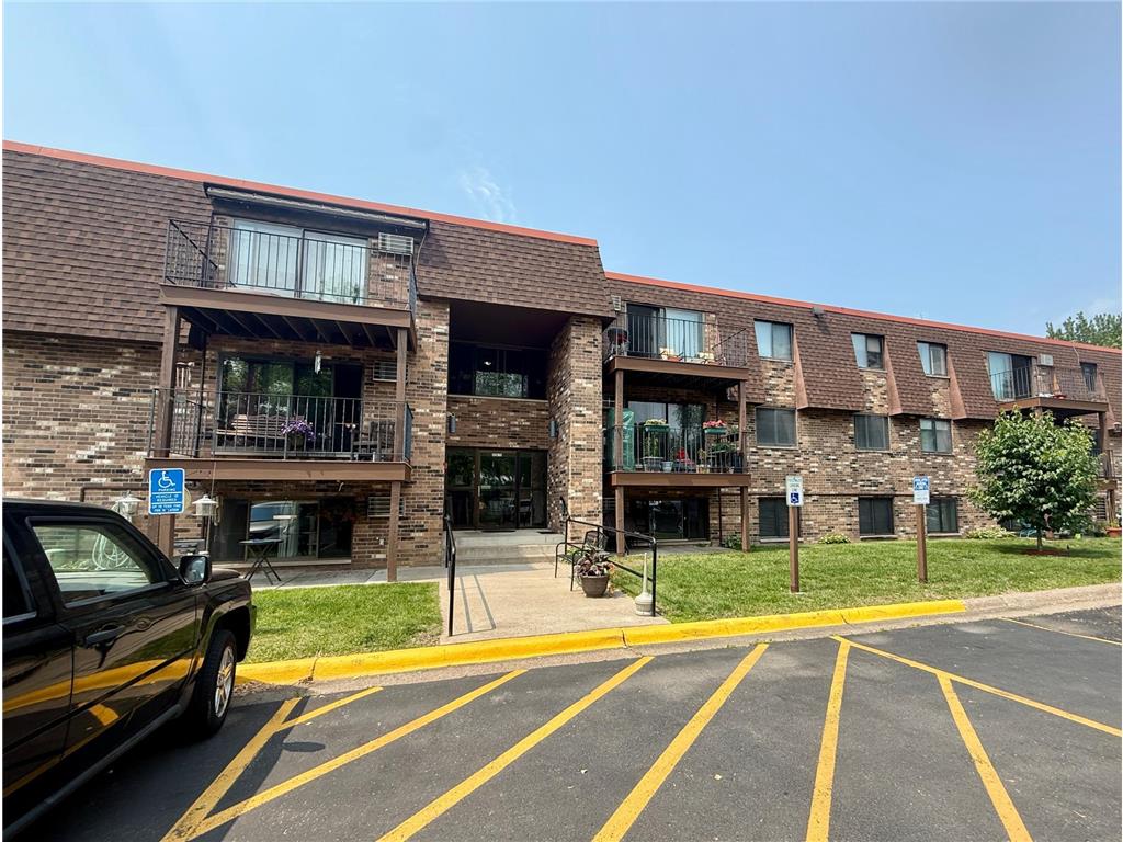 30675 Park Street #104 Lindstrom MN 55045 - North Lindstrom 6738908 image1