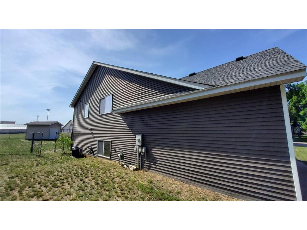 307 13th Avenue N Princeton MN 55371 7083299 image3